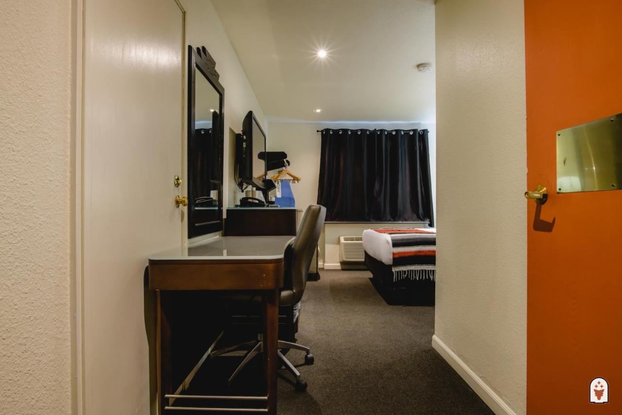 Hotel Coyote South Santa Fe Esterno foto